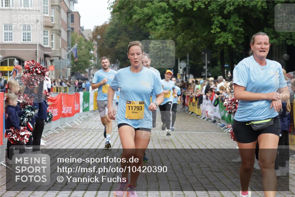 13.09.2026 - Kiel Lauf Yannick Fuchs http://msf.ph/oto/10420390 13.09.2026 09:42:18 Ziel 133, 570, 792, 2914, 2955, 2977, 3357, 3676, 5105, 5336, 5774, 6620, 6797, 7687, 8476, 10938, 11793, 12723, 402, 570, 699, 772, 2910, 3143, 3801, 4533, 5011, 5107, 5276, 6599, 6739, 7238, 8829, 9050, 9224, 11907, 12175, 445, 771, 1045, 1777, 2608, 4548, 5559, 6075, 6099, 6213, 6423, 6542, 6913, 9706, 12190, 402, 3175, 4704, 6649, 6687, 8588, 9224, 11907 meine-sportfotos.de