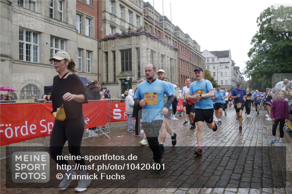 13.09.2026 - Kiel Lauf Yannick Fuchs http://msf.ph/oto/10420401 13.09.2026 10:52:52 Ziel 154, 158, 398, 1083, 1426, 1433, 1486, 1535, 1550, 1634, 1812, 2069, 2089, 3050, 3059, 3431, 3452, 3514, 3875, 4100, 4570, 5329, 5710, 5838, 6201, 7017, 7230, 7596, 7883, 8516, 8580, 8863, 8935, 8978, 9166, 9831, 10594, 11048, 11096, 11204, 11282, 11496, 12213, 90, 172, 475, 626, 1471, 1472, 1473, 1474, 1526, 1527, 1531, 1658, 1802, 1837, 2089, 2293, 2442, 2544, 2735, 3054, 3343, 3582, 3630, 3778, 3853, 1071, 3587, 3657, 5642, 5643, 6015, 7139, 10755 meine-sportfotos.de