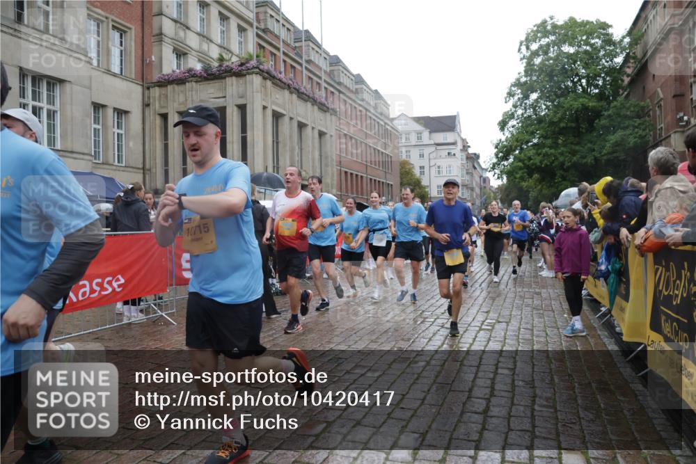 13.09.2026 - Kiel Lauf Yannick Fuchs http://msf.ph/oto/10420417 13.09.2026 10:52:53 Ziel 154, 158, 398, 1083, 1426, 1433, 1486, 1535, 1550, 1634, 1812, 2069, 3050, 3059, 3431, 3452, 3514, 3657, 3875, 4100, 4570, 5329, 5710, 5838, 6161, 6201, 6777, 7017, 7230, 7596, 7883, 8516, 8580, 8863, 8905, 8935, 8978, 9126, 9166, 9831, 10594, 11048, 11096, 11204, 11282, 11496, 12213, 90, 172, 398, 475, 626, 1471, 1472, 1473, 1474, 1526, 1527, 1531, 1658, 1802, 1812, 1837, 2089, 2293, 2442, 2544, 2735, 3054, 3343, 3582, 3630, 3778, 3853, 1071, 3587, 5642, 5643, 6015, 7139 meine-sportfotos.de