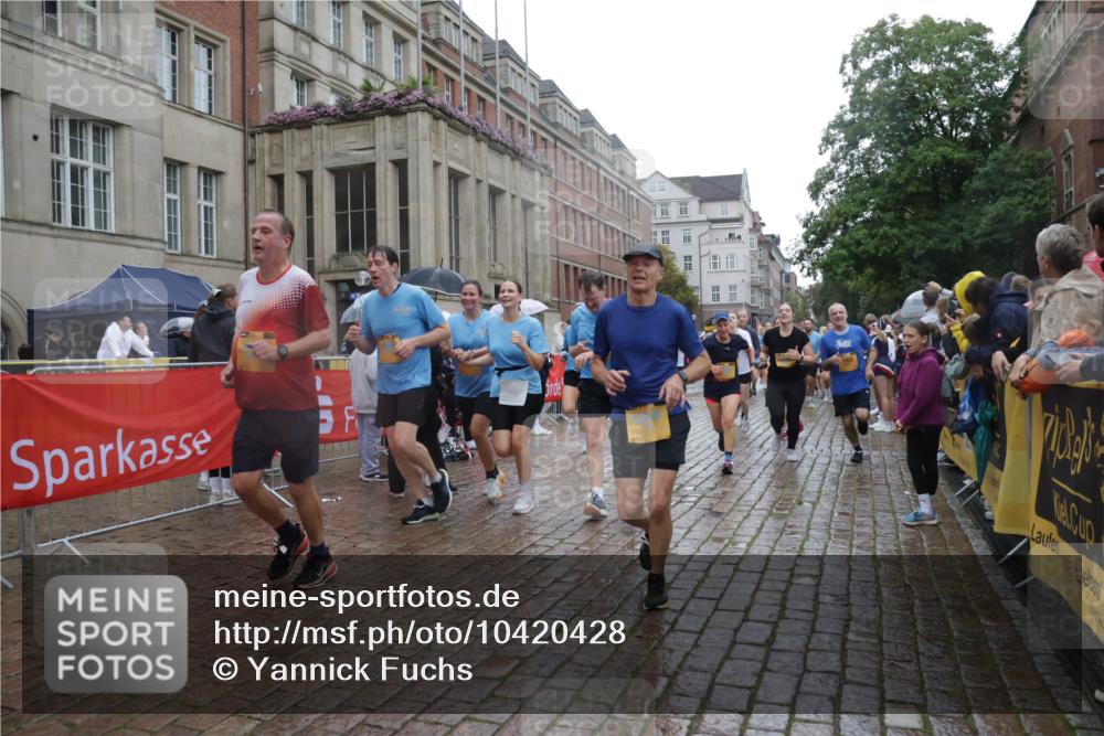 13.09.2026 - Kiel Lauf Yannick Fuchs http://msf.ph/oto/10420428 13.09.2026 10:52:54 Ziel 154, 158, 1071, 1083, 1426, 1433, 1486, 1535, 1550, 1634, 2069, 3050, 3059, 3431, 3452, 3514, 3587, 3657, 3875, 4570, 5329, 5642, 5643, 5710, 5838, 6015, 6161, 6201, 6695, 6777, 7017, 7230, 7596, 7883, 8516, 8580, 8863, 8905, 8935, 8978, 9126, 9166, 9831, 10594, 11048, 11096, 11204, 11282, 11496, 12213, 90, 172, 398, 475, 626, 1471, 1472, 1473, 1474, 1526, 1527, 1531, 1658, 1802, 1812, 1837, 2069, 2089, 2293, 2442, 2735, 3054, 3343, 3582, 3630, 3778, 3853, 7139 meine-sportfotos.de