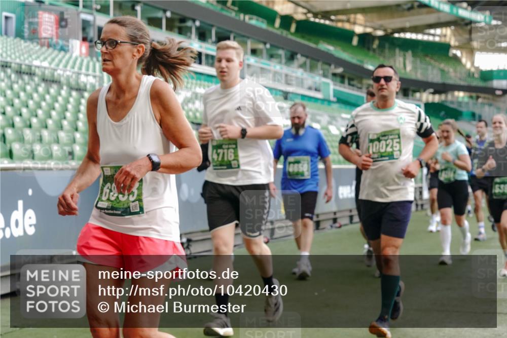 13.09.2026 - 21. swb-Marathon Bremen Michael Burmester http://msf.ph/oto/10420430 13.09.2026 13:21:35 Laufen im Stadion 128, 258, 343, 351, 423, 441, 601, 620, 704, 782, 851, 1060, 1094, 1129, 1158, 1177, 1316, 1344, 1409, 1417, 1439, 1446, 1518, 1669, 1676, 1697, 1729, 1808, 1846, 2010, 2064, 2139, 2201, 2258, 2278, 2290, 2349, 2394, 2395, 2414, 2417, 2437, 2501, 2519, 2551, 2588, 2619, 2632, 2652, 2660, 2685, 2695, 2711, 2736, 2793, 2828, 2886, 2954, 2964, 2995, 3004, 3010, 3017, 3018, 3022, 3034, 3035, 3036, 3037, 3070, 3074, 3102, 3139, 3144, 3225, 3264, 3351, 3682, 3784 meine-sportfotos.de