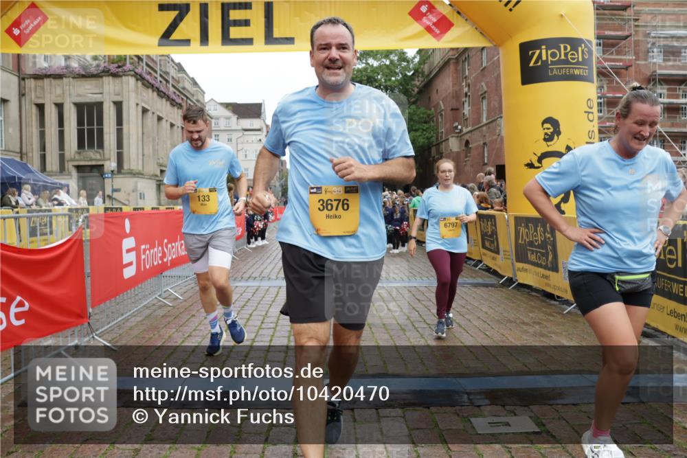 13.09.2026 - Kiel Lauf Yannick Fuchs http://msf.ph/oto/10420470 13.09.2026 09:42:22 Ziel 133, 445, 2914, 2955, 2977, 3357, 3676, 5105, 5559, 5774, 6099, 6797, 7687, 10938, 11793, 570, 699, 772, 792, 2910, 3143, 3357, 3801, 4533, 5011, 5107, 5276, 5336, 6599, 6620, 6739, 7238, 7687, 8476, 8829, 9050, 12175, 12723, 142, 771, 1045, 1777, 2608, 4548, 6075, 6213, 6423, 6542, 6913, 8532, 9519, 9592, 9706, 12190, 402, 3143, 3175, 4533, 4704, 5107, 6687, 6739, 7238, 8588, 9224, 11907 meine-sportfotos.de