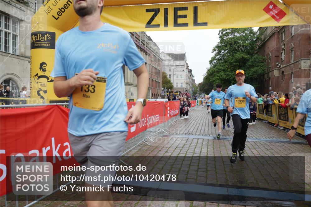 13.09.2026 - Kiel Lauf Yannick Fuchs http://msf.ph/oto/10420478 13.09.2026 09:42:23 Ziel 133, 445, 771, 2914, 2955, 2977, 3676, 5105, 5559, 5774, 6099, 6542, 6797, 10938, 11793, 570, 699, 772, 792, 2910, 3357, 3801, 4533, 5011, 5107, 5276, 5336, 6599, 6620, 6739, 7238, 7687, 8476, 8829, 9050, 12175, 12723, 142, 1045, 1777, 2608, 4548, 6075, 6213, 6423, 6913, 8532, 9519, 9592, 9706, 12190, 402, 3143, 3175, 4533, 5107, 6687, 6739, 7238, 8588, 9224, 11907 meine-sportfotos.de