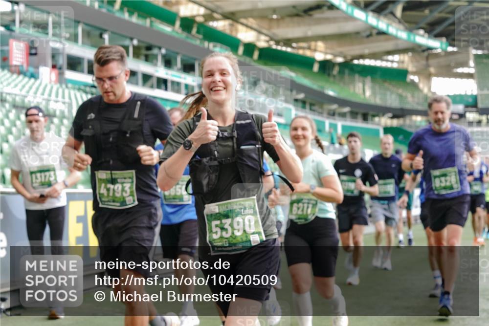 13.09.2026 - 21. swb-Marathon Bremen Michael Burmester http://msf.ph/oto/10420509 13.09.2026 13:21:37 Laufen im Stadion 128, 258, 343, 351, 423, 441, 601, 620, 704, 782, 851, 1060, 1094, 1129, 1158, 1177, 1316, 1344, 1409, 1417, 1439, 1446, 1518, 1657, 1669, 1676, 1697, 1729, 1808, 1846, 2010, 2064, 2139, 2201, 2258, 2278, 2290, 2349, 2394, 2395, 2414, 2417, 2437, 2501, 2519, 2551, 2588, 2619, 2632, 2652, 2660, 2685, 2711, 2736, 2793, 2828, 2886, 2954, 2964, 2995, 3004, 3010, 3017, 3018, 3022, 3034, 3035, 3036, 3037, 3070, 3074, 3102, 3139, 3144, 3225, 3264, 3351, 3682, 3784 meine-sportfotos.de