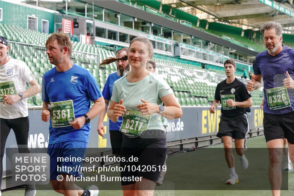 13.09.2026 - 21. swb-Marathon Bremen Michael Burmester http://msf.ph/oto/10420519 13.09.2026 13:21:38 Laufen im Stadion 128, 258, 343, 351, 423, 441, 601, 620, 704, 782, 851, 1060, 1094, 1129, 1158, 1177, 1316, 1344, 1409, 1417, 1439, 1446, 1518, 1657, 1669, 1676, 1697, 1729, 1808, 1846, 2010, 2064, 2139, 2201, 2258, 2278, 2290, 2349, 2394, 2395, 2414, 2417, 2437, 2501, 2519, 2551, 2588, 2619, 2632, 2652, 2660, 2685, 2711, 2736, 2793, 2828, 2886, 2954, 2964, 2995, 3004, 3010, 3017, 3018, 3022, 3034, 3035, 3036, 3037, 3070, 3074, 3102, 3139, 3144, 3225, 3264, 3351, 3682, 3784, 1506 meine-sportfotos.de