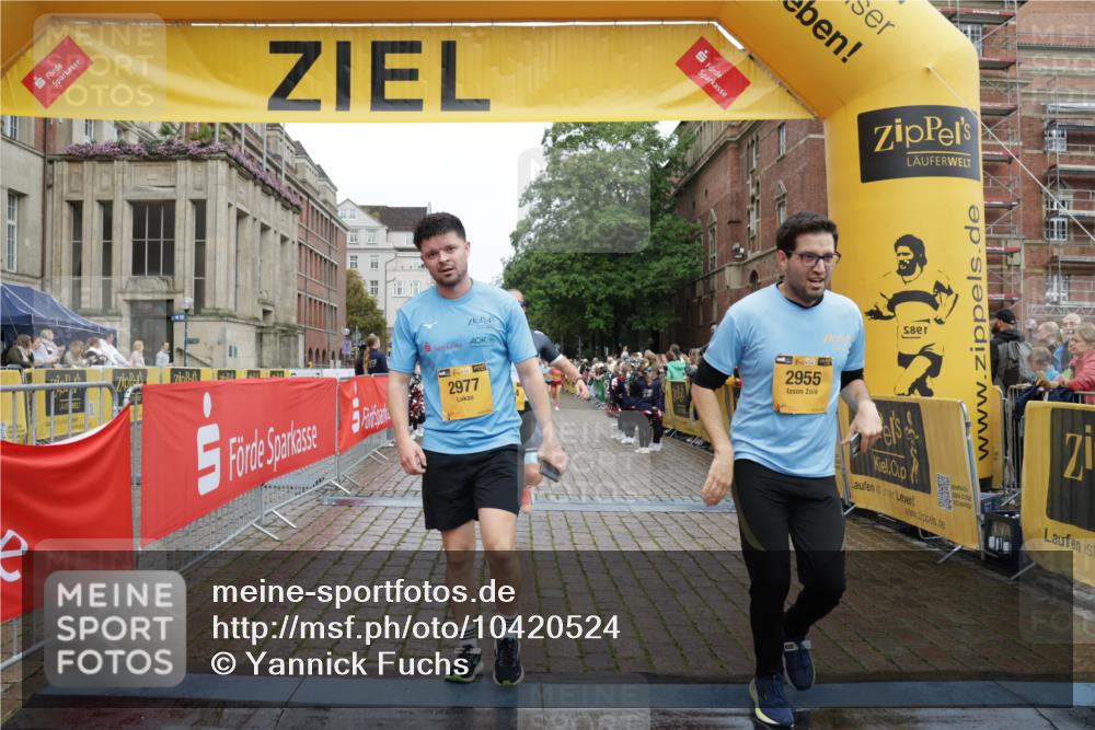 13.09.2026 - Kiel Lauf Yannick Fuchs http://msf.ph/oto/10420524 13.09.2026 09:42:26 Ziel 133, 445, 771, 1777, 2914, 2955, 2977, 3676, 5105, 5559, 6099, 6213, 6542, 6797, 10938, 11793, 12190, 570, 699, 772, 792, 2910, 3357, 3801, 5011, 5105, 5276, 5336, 5774, 6599, 6620, 7687, 8476, 8829, 9050, 11793, 12175, 12723, 142, 762, 1045, 2608, 4322, 4548, 6075, 6423, 6913, 8532, 9519, 9592, 9706, 402, 3143, 4533, 5107, 6739, 7238, 8829, 9050, 12175 meine-sportfotos.de