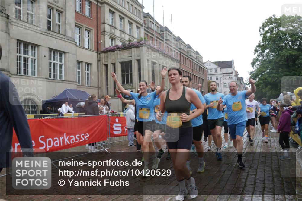 13.09.2026 - Kiel Lauf Yannick Fuchs http://msf.ph/oto/10420529 13.09.2026 10:52:59 Ziel 127, 154, 1071, 1083, 1426, 1486, 1550, 3059, 3173, 3431, 3587, 3657, 3875, 4570, 5329, 5642, 5643, 5710, 5838, 6015, 6161, 6695, 6777, 7017, 7139, 7596, 7883, 8516, 8580, 8863, 8905, 8935, 8978, 9126, 9166, 9749, 10721, 11048, 11074, 11282, 11496, 11988, 12213, 12217, 90, 158, 172, 398, 475, 626, 1433, 1471, 1472, 1473, 1474, 1531, 1535, 1634, 1812, 1837, 2069, 2089, 2293, 2442, 2735, 3050, 3054, 3452, 3514, 3582, 3778, 3853, 6201, 7017, 475 meine-sportfotos.de