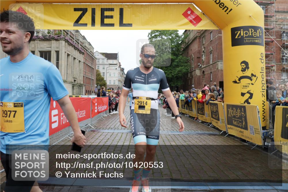 13.09.2026 - Kiel Lauf Yannick Fuchs http://msf.ph/oto/10420553 13.09.2026 09:42:27 Ziel 133, 445, 771, 1045, 1777, 2914, 2955, 2977, 3676, 4548, 5559, 6075, 6099, 6213, 6542, 6797, 10938, 12190, 570, 699, 772, 792, 2910, 3357, 3676, 3801, 5011, 5105, 5276, 5336, 5774, 6599, 6620, 7687, 8476, 8829, 9050, 11793, 12175, 12723, 142, 762, 2608, 3827, 4322, 6423, 6913, 8532, 9519, 9592, 9706, 3143, 4533, 5107, 6739, 7238, 8829, 9050, 12175 meine-sportfotos.de