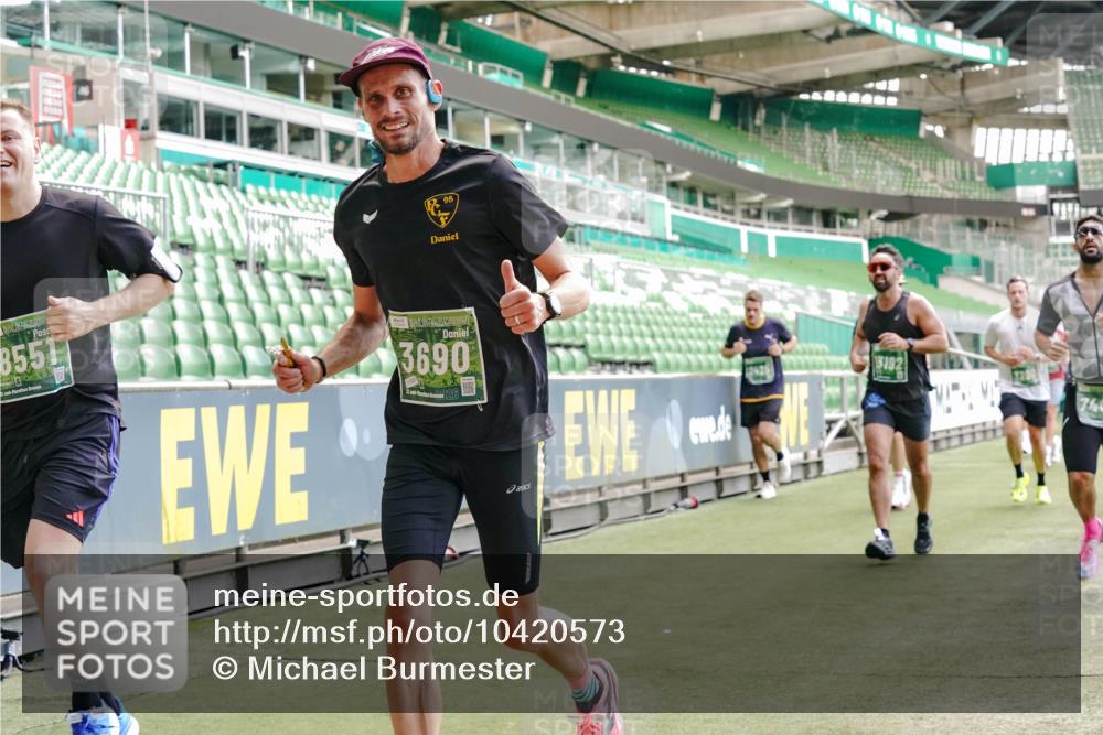 13.09.2026 - 21. swb-Marathon Bremen Michael Burmester http://msf.ph/oto/10420573 13.09.2026 12:58:52 Laufen im Stadion 141, 148, 191, 226, 232, 334, 511, 672, 745, 789, 790, 909, 972, 1080, 1119, 1166, 1191, 1199, 1281, 1516, 1535, 1642, 1647, 1752, 1881, 1931, 1933, 2046, 2210, 2289, 2343, 2367, 2371, 2397, 2423, 2425, 2570, 2577, 2771, 2806, 2807, 2827, 2885, 2899, 2903, 2953, 2961, 2979, 3015, 3021, 3098, 3120, 3124, 3138, 3148, 3182, 3186, 3190, 3233, 3319, 3338, 3435, 3516, 3531, 3534, 3560, 3652, 3655, 3685, 3690, 3695, 3866, 3933, 3934, 205 meine-sportfotos.de