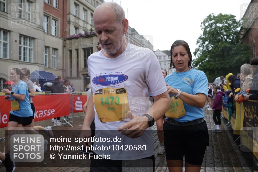 13.09.2026 - Kiel Lauf Yannick Fuchs http://msf.ph/oto/10420589 13.09.2026 10:53:03 Ziel 127, 1071, 1426, 1486, 1550, 3104, 3173, 3431, 3500, 3587, 3657, 5329, 5642, 5643, 5710, 5838, 5924, 6015, 6055, 6161, 6374, 6695, 6777, 7139, 7596, 7869, 8483, 8516, 8518, 8580, 8863, 8905, 8935, 9126, 9166, 9749, 10721, 11074, 11282, 11496, 11919, 11988, 12217, 12405, 90, 154, 158, 172, 398, 626, 1083, 1426, 1433, 1473, 1474, 1531, 1535, 1550, 1634, 1812, 1837, 2069, 2089, 2293, 2442, 2735, 3050, 3054, 3059, 3431, 3452, 3514, 3778, 3853, 3875, 4570, 6201, 7017, 7883, 475 meine-sportfotos.de