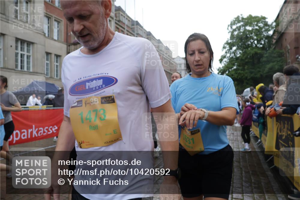 13.09.2026 - Kiel Lauf Yannick Fuchs http://msf.ph/oto/10420592 13.09.2026 10:53:03 Ziel 127, 1071, 1426, 1486, 1550, 3104, 3173, 3431, 3500, 3587, 3657, 5329, 5642, 5643, 5710, 5838, 5924, 6015, 6055, 6161, 6374, 6695, 6777, 7139, 7596, 7869, 8483, 8516, 8518, 8580, 8863, 8905, 8935, 9126, 9166, 9749, 10721, 11074, 11282, 11496, 11919, 11988, 12217, 12405, 90, 154, 158, 172, 398, 626, 1083, 1426, 1433, 1473, 1474, 1531, 1535, 1550, 1634, 1812, 1837, 2069, 2089, 2293, 2442, 2735, 3050, 3054, 3059, 3431, 3452, 3514, 3778, 3853, 3875, 4570, 6201, 7017, 7883, 475 meine-sportfotos.de