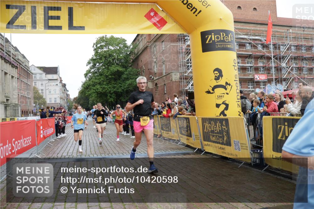 13.09.2026 - Kiel Lauf Yannick Fuchs http://msf.ph/oto/10420598 13.09.2026 09:42:30 Ziel 445, 771, 1045, 1777, 2608, 2914, 2955, 2977, 4548, 5559, 6075, 6099, 6213, 6423, 6542, 6913, 12190, 133, 570, 699, 772, 792, 2910, 3357, 3676, 3801, 5011, 5105, 5276, 5336, 5774, 6599, 6620, 6797, 7687, 8476, 10938, 11793, 12723, 142, 762, 3827, 4322, 8532, 8870, 9519, 9592, 9706, 11721, 772, 4533, 5107, 6739, 7238, 8829, 9050, 12175 meine-sportfotos.de