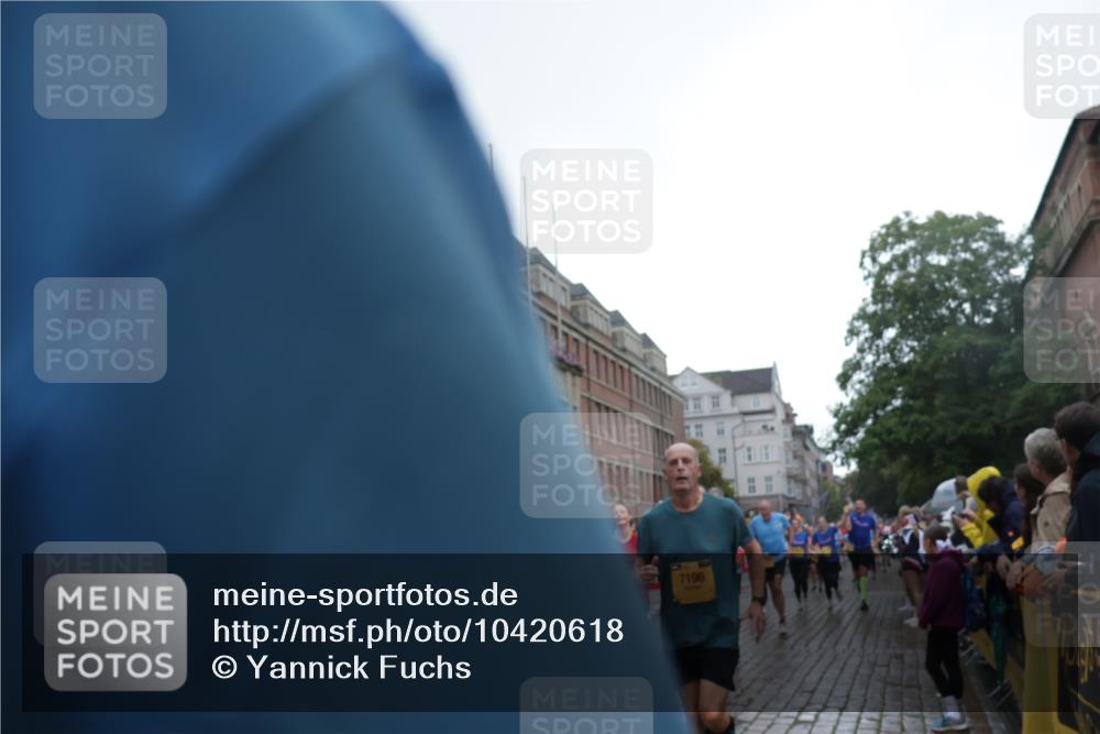 13.09.2026 - Kiel Lauf Yannick Fuchs http://msf.ph/oto/10420618 13.09.2026 10:53:04 Ziel 127, 1071, 1486, 3104, 3173, 3500, 3587, 3657, 5329, 5642, 5643, 5710, 5838, 5924, 6015, 6055, 6161, 6374, 6695, 6777, 7139, 7596, 7869, 8483, 8516, 8518, 8580, 8863, 8905, 8935, 9126, 9166, 9749, 10721, 11074, 11282, 11496, 11919, 11988, 12217, 12405, 90, 154, 158, 172, 398, 1083, 1426, 1433, 1473, 1474, 1531, 1535, 1550, 1634, 1812, 1837, 2069, 2089, 2293, 2735, 3050, 3054, 3059, 3431, 3452, 3514, 3778, 3853, 3875, 4570, 5329, 5838, 6201, 7017, 7883, 8580, 8935, 475 meine-sportfotos.de