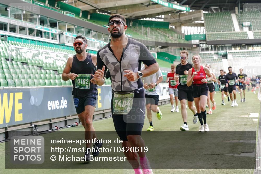 13.09.2026 - 21. swb-Marathon Bremen Michael Burmester http://msf.ph/oto/10420619 13.09.2026 12:58:54 Laufen im Stadion 141, 148, 191, 226, 232, 334, 511, 672, 745, 789, 790, 909, 972, 1080, 1119, 1166, 1191, 1199, 1281, 1516, 1535, 1642, 1647, 1752, 1881, 1931, 1933, 2046, 2210, 2289, 2343, 2367, 2371, 2397, 2423, 2425, 2570, 2577, 2771, 2806, 2807, 2827, 2885, 2899, 2903, 2953, 2961, 2979, 3015, 3021, 3098, 3120, 3124, 3138, 3148, 3182, 3186, 3190, 3233, 3319, 3338, 3435, 3516, 3531, 3534, 3560, 3652, 3655, 3685, 3690, 3695, 3866, 3933, 3934, 205 meine-sportfotos.de