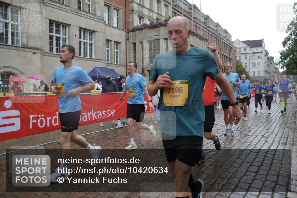 13.09.2026 - Kiel Lauf Yannick Fuchs http://msf.ph/oto/10420634 13.09.2026 10:53:05 Ziel 127, 1071, 1486, 3104, 3173, 3500, 3587, 3657, 5642, 5643, 5710, 5924, 6015, 6055, 6104, 6161, 6374, 6695, 6777, 7139, 7596, 7869, 8483, 8516, 8518, 8863, 8905, 9126, 9166, 9749, 10721, 11074, 11282, 11496, 11919, 11988, 12217, 12405, 90, 154, 158, 172, 398, 1083, 1426, 1433, 1474, 1535, 1550, 1634, 1812, 1837, 2069, 2089, 2735, 3050, 3054, 3059, 3431, 3452, 3514, 3778, 3853, 3875, 4570, 5329, 5710, 5838, 6201, 7017, 7883, 8580, 8935, 475 meine-sportfotos.de