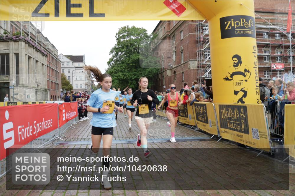 13.09.2026 - Kiel Lauf Yannick Fuchs http://msf.ph/oto/10420638 13.09.2026 09:42:31 Ziel 445, 771, 1045, 1777, 2608, 2914, 2955, 2977, 4548, 5559, 6075, 6099, 6213, 6423, 6542, 6913, 9706, 12190, 133, 570, 699, 772, 792, 2910, 2955, 2977, 3357, 3676, 3801, 5011, 5105, 5276, 5336, 5774, 6599, 6620, 6797, 7687, 8476, 10938, 11793, 12723, 142, 762, 3827, 4322, 8532, 8870, 9311, 9519, 9592, 11721, 12678, 772, 4533, 5107, 6739, 7238, 8829, 9050, 12175 meine-sportfotos.de