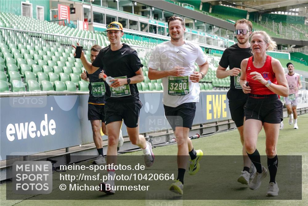 13.09.2026 - 21. swb-Marathon Bremen Michael Burmester http://msf.ph/oto/10420664 13.09.2026 12:58:56 Laufen im Stadion 141, 148, 191, 226, 232, 334, 511, 672, 745, 789, 790, 909, 972, 1080, 1119, 1166, 1191, 1199, 1281, 1516, 1535, 1642, 1647, 1752, 1881, 1931, 1933, 2046, 2210, 2289, 2343, 2367, 2371, 2397, 2423, 2425, 2570, 2577, 2771, 2806, 2807, 2827, 2885, 2899, 2903, 2953, 2961, 2979, 3015, 3021, 3098, 3120, 3124, 3138, 3148, 3182, 3186, 3190, 3233, 3319, 3338, 3435, 3516, 3531, 3534, 3560, 3652, 3655, 3685, 3695, 3933, 3934, 205 meine-sportfotos.de