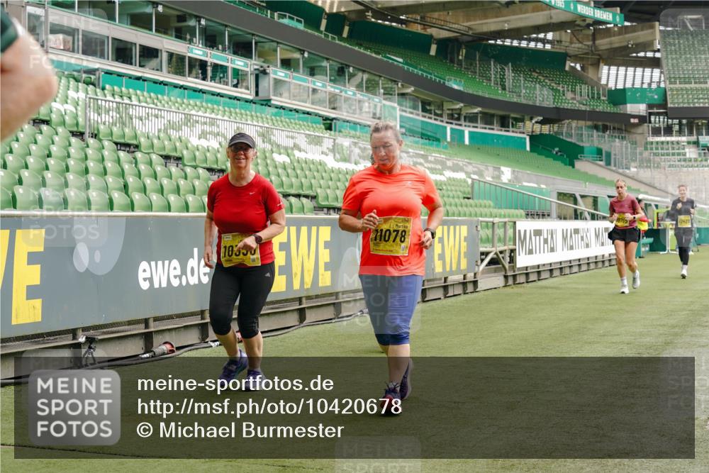 13.09.2026 - 21. swb-Marathon Bremen Michael Burmester http://msf.ph/oto/10420678 13.09.2026 10:44:24 Laufen im Stadion 10002, 10004, 10005, 10176, 10191, 10192, 10271, 10295, 10325, 10335, 10344, 10402, 10459, 10474, 10513, 10568, 10572, 10605, 10606, 10629, 10679, 10713, 10756, 10779, 10882, 10899, 10900, 10979, 10997, 10999, 11081, 11217, 11233, 11264, 11274, 11307, 11333, 11337, 11355, 11385, 11408, 11448, 11456, 11461, 11482, 11495, 11629, 11808, 11932, 11943, 12057, 12151, 12224, 12226, 12311, 12321, 12334 meine-sportfotos.de