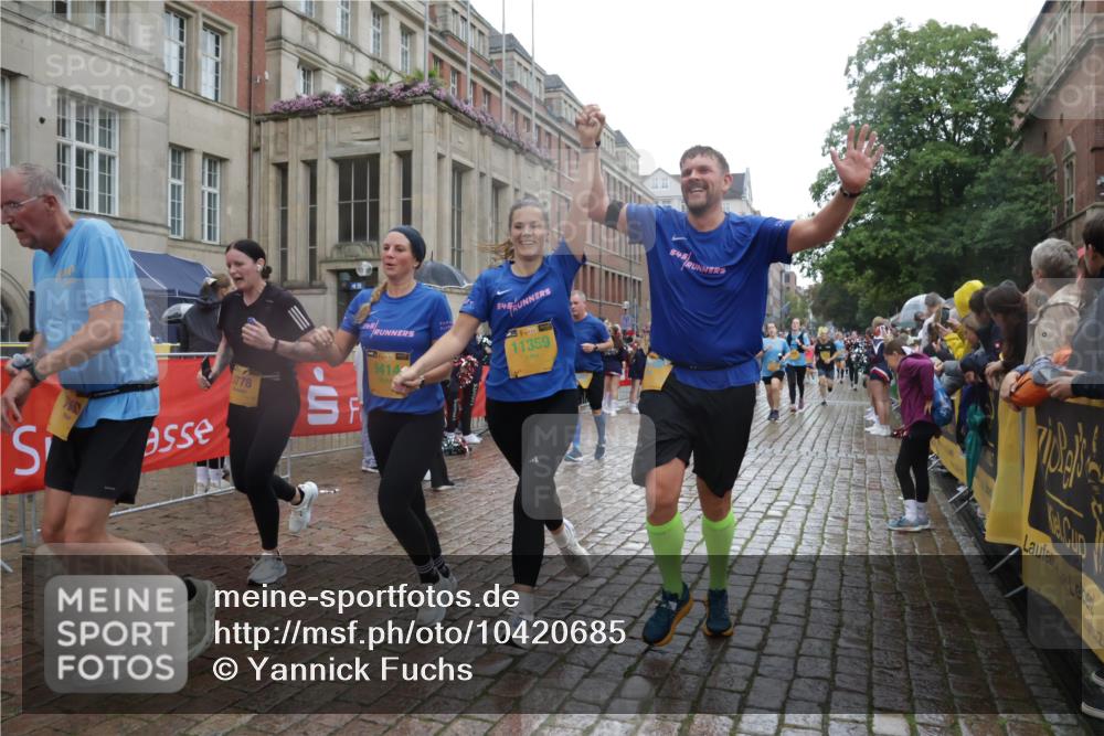 13.09.2026 - Kiel Lauf Yannick Fuchs http://msf.ph/oto/10420685 13.09.2026 10:53:08 Ziel 127, 1071, 3104, 3153, 3173, 3500, 3587, 3657, 4196, 5642, 5643, 5924, 6015, 6055, 6104, 6161, 6374, 6695, 6777, 7139, 7869, 8483, 8518, 8905, 9126, 9749, 10721, 11074, 11919, 11988, 12217, 12405, 12844, 154, 158, 172, 398, 1083, 1426, 1433, 1474, 1486, 1535, 1550, 1634, 1812, 1837, 2069, 2089, 2735, 3050, 3054, 3059, 3431, 3452, 3514, 3657, 3778, 3853, 3875, 4570, 5329, 5710, 5838, 6161, 6201, 6777, 7017, 7596, 7883, 8516, 8580, 8863, 8905, 8935 meine-sportfotos.de