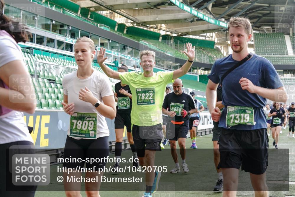 13.09.2026 - 21. swb-Marathon Bremen Michael Burmester http://msf.ph/oto/10420705 13.09.2026 13:21:44 Laufen im Stadion 128, 258, 343, 351, 423, 441, 601, 620, 704, 782, 851, 1060, 1094, 1157, 1158, 1177, 1316, 1344, 1417, 1439, 1518, 1657, 1669, 1676, 1697, 1729, 1808, 1846, 1883, 2010, 2064, 2139, 2201, 2258, 2278, 2290, 2349, 2394, 2395, 2414, 2417, 2437, 2501, 2519, 2551, 2588, 2619, 2632, 2652, 2660, 2685, 2711, 2736, 2793, 2828, 2886, 2954, 2964, 2995, 3004, 3010, 3017, 3018, 3022, 3034, 3035, 3036, 3037, 3070, 3074, 3102, 3139, 3144, 3225, 3351, 3682, 3784, 4020, 1506 meine-sportfotos.de
