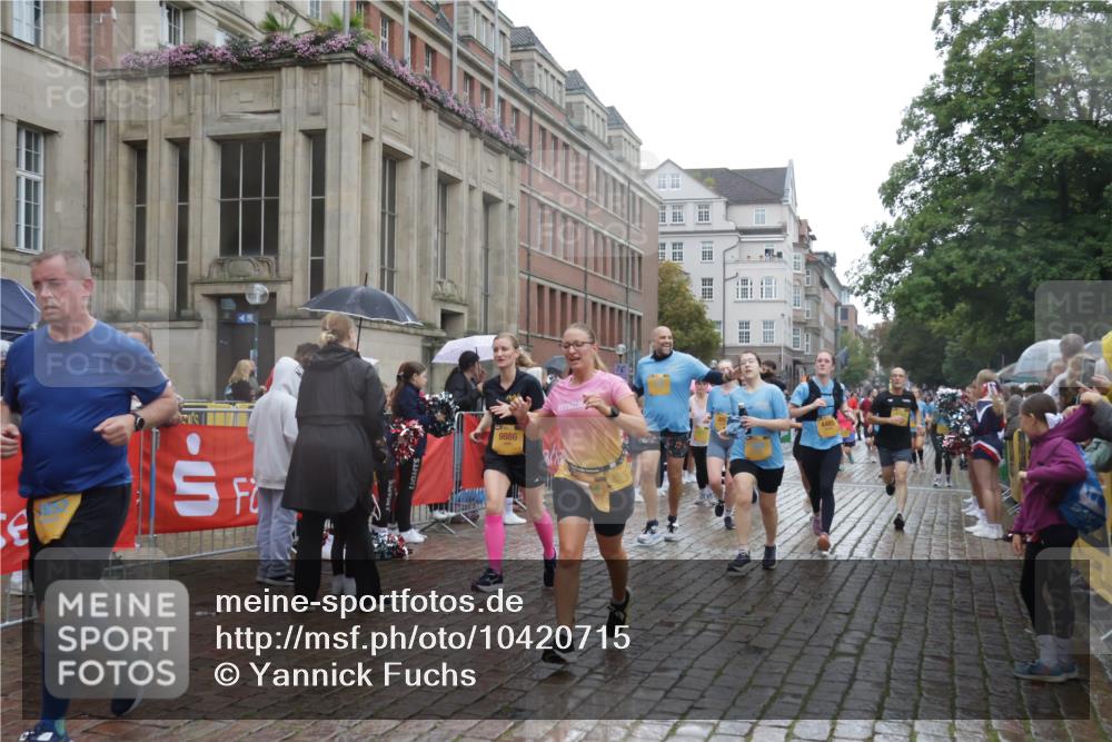 13.09.2026 - Kiel Lauf Yannick Fuchs http://msf.ph/oto/10420715 13.09.2026 10:53:10 Ziel 127, 373, 3104, 3153, 3173, 3500, 4196, 5691, 5924, 6055, 6104, 6181, 6374, 7139, 7869, 8422, 8483, 8518, 9749, 10721, 11074, 11097, 11919, 11988, 12217, 12405, 12844, 154, 158, 172, 398, 1071, 1083, 1426, 1433, 1474, 1486, 1535, 1550, 1634, 1812, 1837, 2069, 2089, 2735, 3050, 3054, 3059, 3431, 3452, 3514, 3587, 3657, 3853, 3875, 4570, 5329, 5642, 5643, 5710, 5838, 6015, 6161, 6201, 6695, 6777, 7017, 7596, 7883, 8516, 8580, 8863, 8905, 8935, 9749, 10721 meine-sportfotos.de