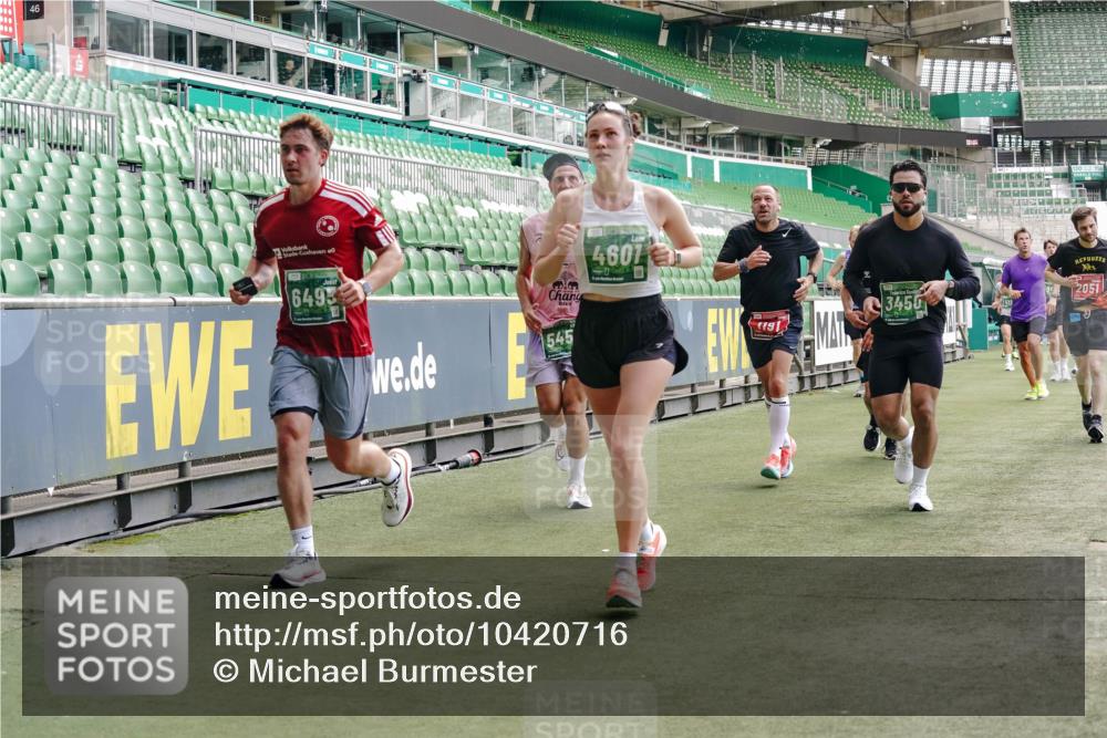 13.09.2026 - 21. swb-Marathon Bremen Michael Burmester http://msf.ph/oto/10420716 13.09.2026 12:58:58 Laufen im Stadion 141, 148, 191, 226, 232, 334, 511, 672, 745, 789, 790, 909, 972, 1080, 1119, 1166, 1191, 1199, 1281, 1516, 1535, 1642, 1647, 1752, 1881, 1931, 1933, 2046, 2210, 2289, 2343, 2367, 2371, 2397, 2423, 2425, 2570, 2577, 2771, 2806, 2807, 2827, 2885, 2899, 2903, 2953, 2961, 2979, 3015, 3021, 3098, 3120, 3124, 3138, 3148, 3182, 3186, 3190, 3233, 3319, 3338, 3435, 3516, 3531, 3534, 3560, 3652, 3655, 3685, 3695, 3933, 3934, 205 meine-sportfotos.de