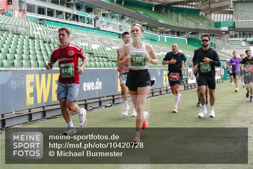 13.09.2026 - 21. swb-Marathon Bremen Michael Burmester http://msf.ph/oto/10420728 13.09.2026 12:58:58 Laufen im Stadion 141, 148, 191, 226, 232, 334, 511, 672, 745, 789, 790, 909, 972, 1080, 1119, 1166, 1191, 1199, 1281, 1516, 1535, 1642, 1647, 1752, 1881, 1931, 1933, 2046, 2210, 2289, 2343, 2367, 2371, 2397, 2423, 2425, 2570, 2577, 2771, 2806, 2807, 2827, 2885, 2899, 2903, 2953, 2961, 2979, 3015, 3021, 3098, 3120, 3124, 3138, 3148, 3182, 3186, 3190, 3233, 3319, 3338, 3435, 3516, 3531, 3534, 3560, 3652, 3655, 3685, 3695, 3933, 3934, 205 meine-sportfotos.de