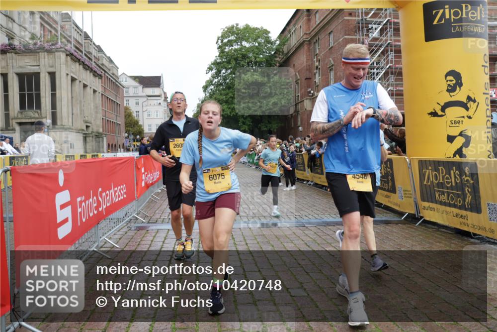 13.09.2026 - Kiel Lauf Yannick Fuchs http://msf.ph/oto/10420748 13.09.2026 09:42:37 Ziel 142, 445, 771, 1045, 1777, 2608, 4548, 5559, 6075, 6213, 6423, 6542, 6913, 8532, 9519, 9592, 9706, 12190, 133, 445, 570, 792, 2910, 2914, 2955, 2977, 3357, 3676, 5011, 5105, 5276, 5336, 5559, 5774, 6099, 6599, 6620, 6797, 7687, 8476, 10938, 11793, 12723, 762, 1213, 3827, 3849, 4322, 7874, 8191, 8870, 9311, 9629, 11721, 12678, 699, 772, 2910, 3801, 6599 meine-sportfotos.de