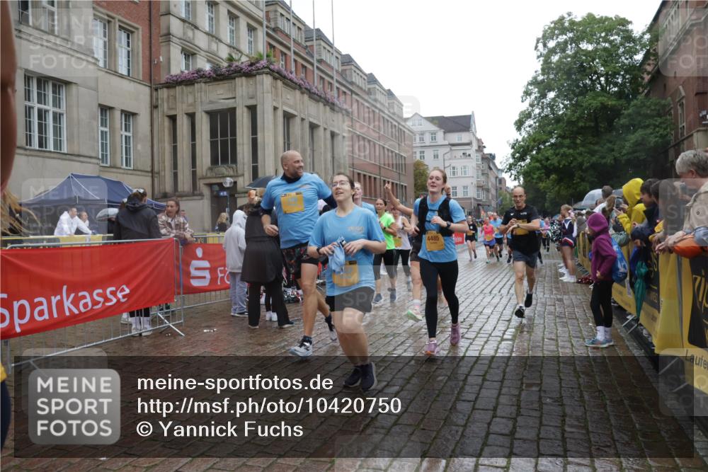 13.09.2026 - Kiel Lauf Yannick Fuchs http://msf.ph/oto/10420750 13.09.2026 10:53:12 Ziel 127, 373, 2174, 2336, 3104, 3153, 3173, 3500, 4196, 5691, 5924, 6055, 6104, 6181, 6374, 7869, 8422, 8483, 8518, 10367, 11074, 11097, 11919, 12217, 12405, 12844, 154, 158, 172, 398, 1071, 1083, 1426, 1433, 1474, 1486, 1535, 1550, 1634, 1812, 1837, 2069, 2089, 2735, 3050, 3054, 3059, 3173, 3431, 3452, 3514, 3587, 3657, 3875, 4570, 5329, 5642, 5643, 5710, 5838, 6015, 6161, 6201, 6695, 6777, 7017, 7139, 7596, 7883, 8516, 8580, 8863, 8905, 8935, 9749, 10721, 172 meine-sportfotos.de