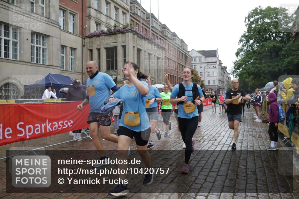 13.09.2026 - Kiel Lauf Yannick Fuchs http://msf.ph/oto/10420757 13.09.2026 10:53:12 Ziel 127, 373, 2174, 2336, 3104, 3153, 3173, 3500, 4196, 5691, 5924, 6055, 6104, 6181, 6374, 7869, 8422, 8483, 8518, 10367, 11074, 11097, 11919, 12217, 12405, 12844, 154, 158, 172, 398, 1071, 1083, 1426, 1433, 1474, 1486, 1535, 1550, 1634, 1812, 1837, 2069, 2089, 2735, 3050, 3054, 3059, 3173, 3431, 3452, 3514, 3587, 3657, 3875, 4570, 5329, 5642, 5643, 5710, 5838, 6015, 6161, 6201, 6695, 6777, 7017, 7139, 7596, 7883, 8516, 8580, 8863, 8905, 8935, 9749, 10721, 172 meine-sportfotos.de