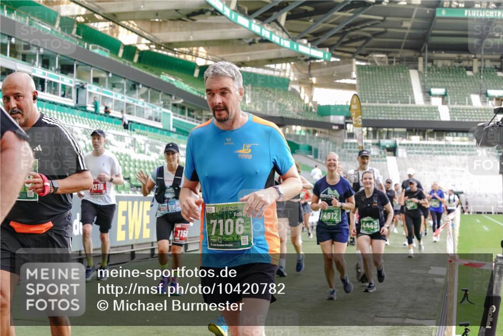 13.09.2026 - 21. swb-Marathon Bremen Michael Burmester http://msf.ph/oto/10420782 13.09.2026 13:21:47 Laufen im Stadion 128, 258, 343, 351, 423, 441, 571, 601, 620, 704, 782, 851, 1060, 1094, 1157, 1158, 1177, 1316, 1344, 1417, 1439, 1518, 1657, 1669, 1676, 1697, 1729, 1808, 1846, 1883, 2010, 2064, 2139, 2201, 2258, 2278, 2290, 2394, 2395, 2414, 2417, 2437, 2501, 2519, 2551, 2588, 2619, 2632, 2652, 2660, 2685, 2711, 2736, 2793, 2828, 2886, 2954, 2964, 2995, 3004, 3010, 3017, 3018, 3022, 3034, 3035, 3036, 3037, 3070, 3074, 3102, 3139, 3144, 3225, 3351, 3682, 3784, 4020, 1506 meine-sportfotos.de