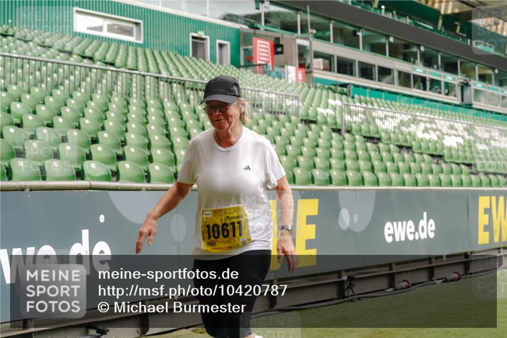 13.09.2026 - 21. swb-Marathon Bremen Michael Burmester http://msf.ph/oto/10420787 13.09.2026 10:44:27 Laufen im Stadion 10002, 10004, 10005, 10176, 10191, 10192, 10194, 10271, 10295, 10325, 10335, 10344, 10402, 10459, 10474, 10513, 10568, 10605, 10606, 10629, 10679, 10713, 10756, 10779, 10882, 10899, 10900, 10979, 10997, 10999, 11081, 11217, 11233, 11264, 11274, 11307, 11333, 11337, 11355, 11385, 11408, 11448, 11456, 11461, 11482, 11495, 11629, 11808, 11932, 11943, 12057, 12151, 12224, 12226, 12311, 12321, 12334 meine-sportfotos.de