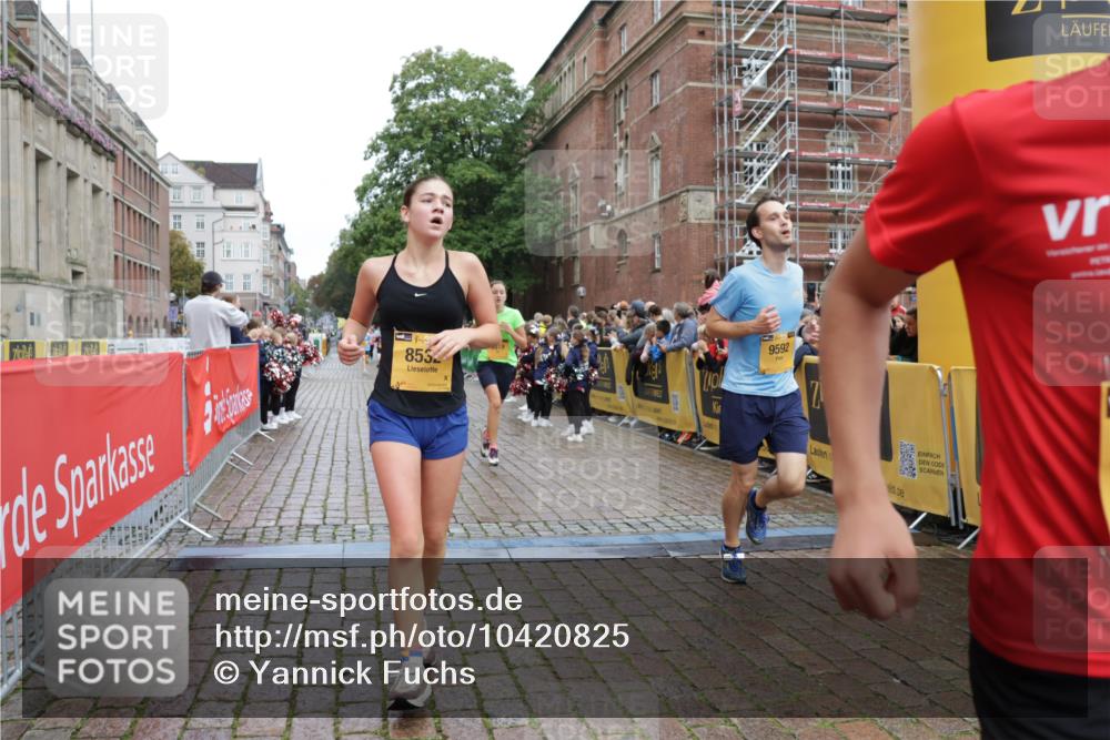 13.09.2026 - Kiel Lauf Yannick Fuchs http://msf.ph/oto/10420825 13.09.2026 09:42:43 Ziel 142, 762, 2608, 3827, 4322, 6423, 6913, 8532, 9519, 9592, 9706, 11721, 133, 445, 570, 771, 792, 1045, 1777, 2608, 2914, 2955, 2977, 3357, 3676, 4548, 5105, 5336, 5559, 5774, 6075, 6099, 6213, 6542, 6620, 6797, 6913, 7687, 8476, 10938, 11793, 12190, 12723, 1040, 1213, 3849, 3850, 5530, 7874, 8191, 8870, 9311, 9629, 11753, 12678, 570, 792, 2910, 5011, 5276, 5336, 6599, 6620, 8476, 12723 meine-sportfotos.de