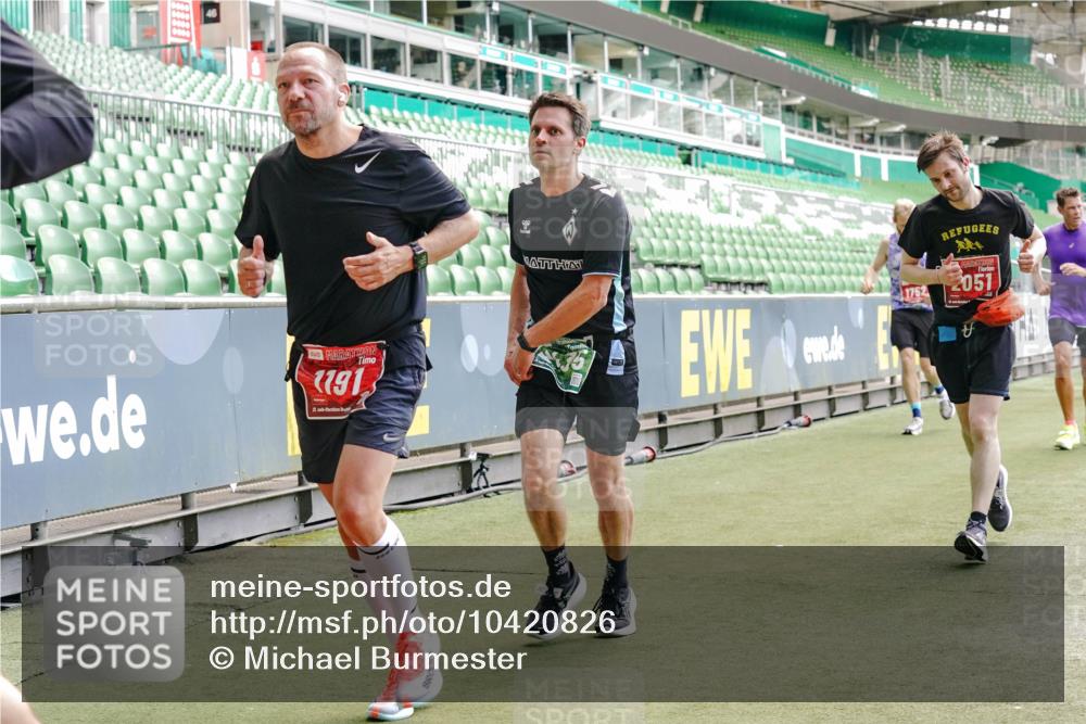 13.09.2026 - 21. swb-Marathon Bremen Michael Burmester http://msf.ph/oto/10420826 13.09.2026 12:59:01 Laufen im Stadion 141, 148, 191, 226, 232, 334, 511, 672, 745, 789, 790, 909, 972, 1080, 1119, 1166, 1191, 1199, 1281, 1516, 1535, 1642, 1647, 1752, 1881, 1931, 1933, 2046, 2210, 2289, 2343, 2367, 2371, 2397, 2423, 2425, 2481, 2570, 2577, 2771, 2806, 2807, 2827, 2885, 2899, 2903, 2953, 2961, 2979, 3015, 3021, 3098, 3120, 3124, 3138, 3148, 3182, 3186, 3190, 3233, 3319, 3338, 3435, 3516, 3531, 3534, 3560, 3652, 3655, 3695, 3933, 3934, 205 meine-sportfotos.de