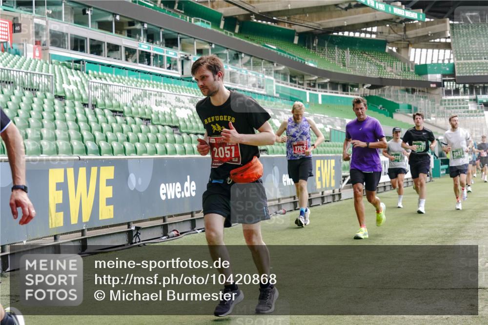 13.09.2026 - 21. swb-Marathon Bremen Michael Burmester http://msf.ph/oto/10420868 13.09.2026 12:59:02 Laufen im Stadion 141, 148, 191, 226, 232, 334, 511, 672, 745, 789, 790, 909, 972, 1080, 1119, 1166, 1191, 1199, 1281, 1516, 1535, 1642, 1647, 1752, 1881, 1931, 1933, 2046, 2210, 2289, 2343, 2367, 2371, 2397, 2423, 2425, 2481, 2570, 2577, 2771, 2806, 2807, 2827, 2885, 2899, 2903, 2953, 2961, 2979, 3015, 3021, 3098, 3120, 3124, 3138, 3148, 3182, 3186, 3190, 3233, 3319, 3338, 3435, 3516, 3531, 3534, 3560, 3652, 3655, 3695, 3930, 3933, 3934, 205 meine-sportfotos.de