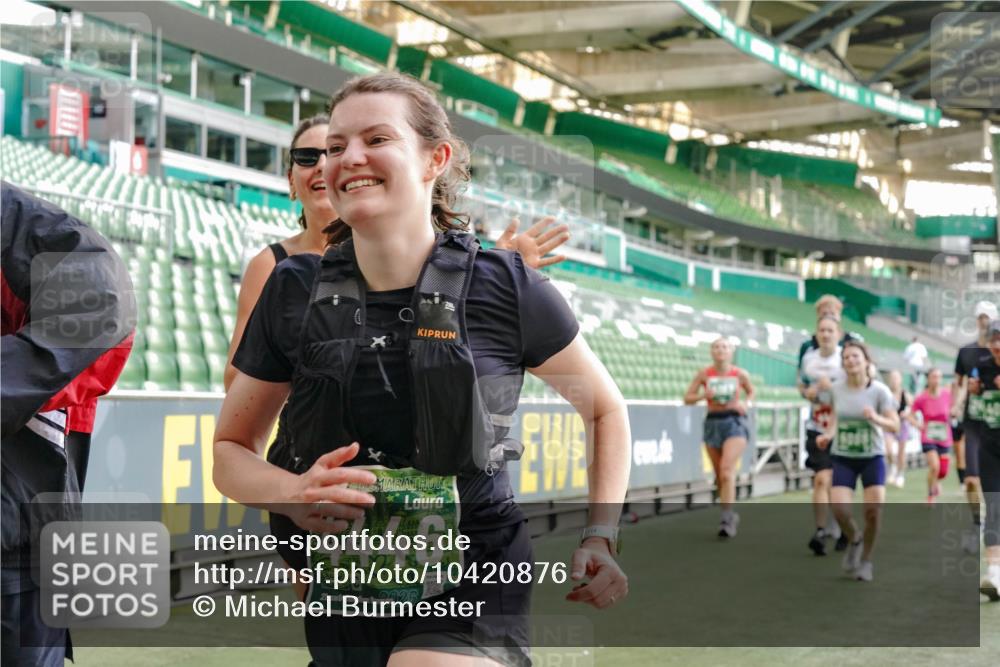 13.09.2026 - 21. swb-Marathon Bremen Michael Burmester http://msf.ph/oto/10420876 13.09.2026 13:21:51 Laufen im Stadion 128, 211, 258, 343, 351, 423, 441, 571, 601, 620, 704, 782, 851, 1060, 1094, 1157, 1158, 1177, 1259, 1316, 1344, 1417, 1439, 1518, 1657, 1669, 1676, 1729, 1808, 1846, 1883, 2139, 2201, 2258, 2278, 2290, 2394, 2395, 2414, 2417, 2437, 2504, 2519, 2551, 2588, 2619, 2632, 2652, 2660, 2685, 2711, 2736, 2793, 2828, 2886, 2954, 2964, 2995, 3004, 3010, 3022, 3034, 3036, 3070, 3074, 3102, 3144, 3225, 3351, 3682, 3784, 4020, 4431, 4584, 1506 meine-sportfotos.de