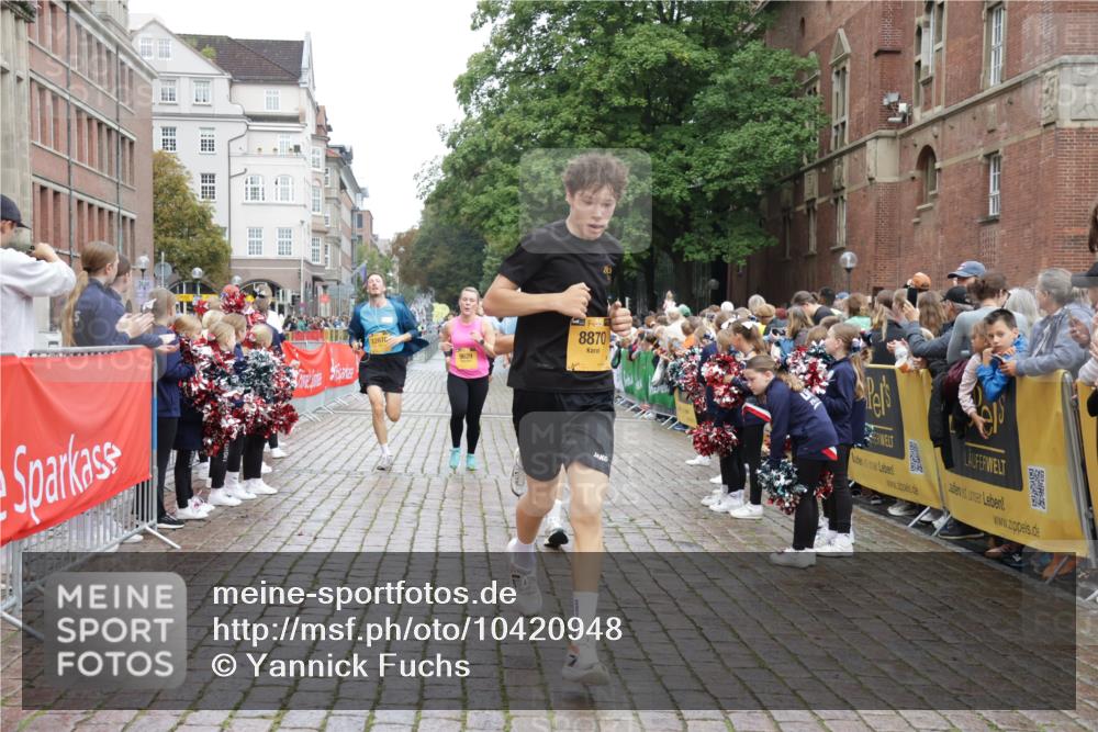 13.09.2026 - Kiel Lauf Yannick Fuchs http://msf.ph/oto/10420948 13.09.2026 09:42:52 Ziel 762, 1213, 3827, 3849, 4322, 7874, 8191, 8870, 9311, 9629, 11721, 12678, 133, 142, 445, 771, 1045, 1777, 2608, 2914, 2955, 2977, 3676, 4548, 5559, 6075, 6099, 6213, 6423, 6542, 6797, 6913, 8532, 9519, 9592, 9706, 10938, 12190, 1040, 3041, 3850, 5530, 9354, 9933, 10047, 10118, 11753, 12259, 133, 3357, 3676, 5105, 5336, 5774, 6620, 6797, 7687, 8476, 10938, 11793 meine-sportfotos.de