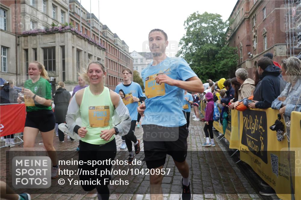 13.09.2026 - Kiel Lauf Yannick Fuchs http://msf.ph/oto/10420957 13.09.2026 10:53:24 Ziel 168, 207, 373, 1757, 2174, 2336, 2859, 4005, 5691, 5769, 5788, 6181, 6543, 6821, 7365, 7649, 8422, 10276, 10367, 11097, 11253, 11556, 12380, 12513, 127, 154, 1071, 1083, 1426, 1486, 1550, 3059, 3104, 3153, 3173, 3431, 3500, 3587, 3657, 3875, 4196, 4570, 5329, 5642, 5643, 5710, 5838, 5924, 6015, 6055, 6104, 6161, 6181, 6374, 6695, 6777, 7017, 7139, 7596, 7869, 7883, 8422, 8483, 8516, 8518, 8580, 8863, 8905, 8935, 9749, 10721, 11074, 11097, 1199 meine-sportfotos.de