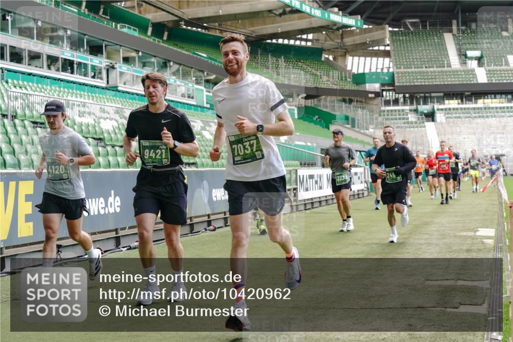 13.09.2026 - 21. swb-Marathon Bremen Michael Burmester http://msf.ph/oto/10420962 13.09.2026 12:59:06 Laufen im Stadion 141, 148, 191, 226, 232, 511, 672, 745, 789, 790, 909, 972, 1080, 1119, 1166, 1191, 1199, 1209, 1281, 1516, 1535, 1642, 1647, 1752, 1881, 1931, 1933, 2046, 2088, 2210, 2289, 2343, 2367, 2371, 2397, 2423, 2425, 2481, 2517, 2570, 2577, 2771, 2806, 2807, 2827, 2885, 2899, 2903, 2953, 2961, 2979, 3015, 3021, 3098, 3120, 3124, 3138, 3148, 3182, 3186, 3190, 3233, 3319, 3338, 3435, 3516, 3531, 3534, 3560, 3652, 3655, 3695, 3861, 3930, 3933, 3934, 205 meine-sportfotos.de