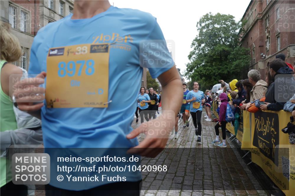 13.09.2026 - Kiel Lauf Yannick Fuchs http://msf.ph/oto/10420968 13.09.2026 10:53:25 Ziel 168, 207, 373, 1757, 2174, 2336, 2859, 4005, 5285, 5691, 5766, 5769, 5788, 6543, 6821, 7365, 7649, 10276, 10367, 11166, 11253, 11556, 12380, 12513, 127, 154, 373, 1071, 1083, 1426, 1486, 1550, 3059, 3104, 3153, 3173, 3431, 3500, 3587, 3657, 3875, 4196, 4570, 5329, 5642, 5643, 5691, 5710, 5838, 5924, 6015, 6055, 6104, 6161, 6181, 6374, 6695, 6777, 7139, 7596, 7869, 7883, 8422, 8483, 8516, 8518, 8580, 8863, 8905, 8935, 9749, 10721, 11074, 11097, 1199 meine-sportfotos.de