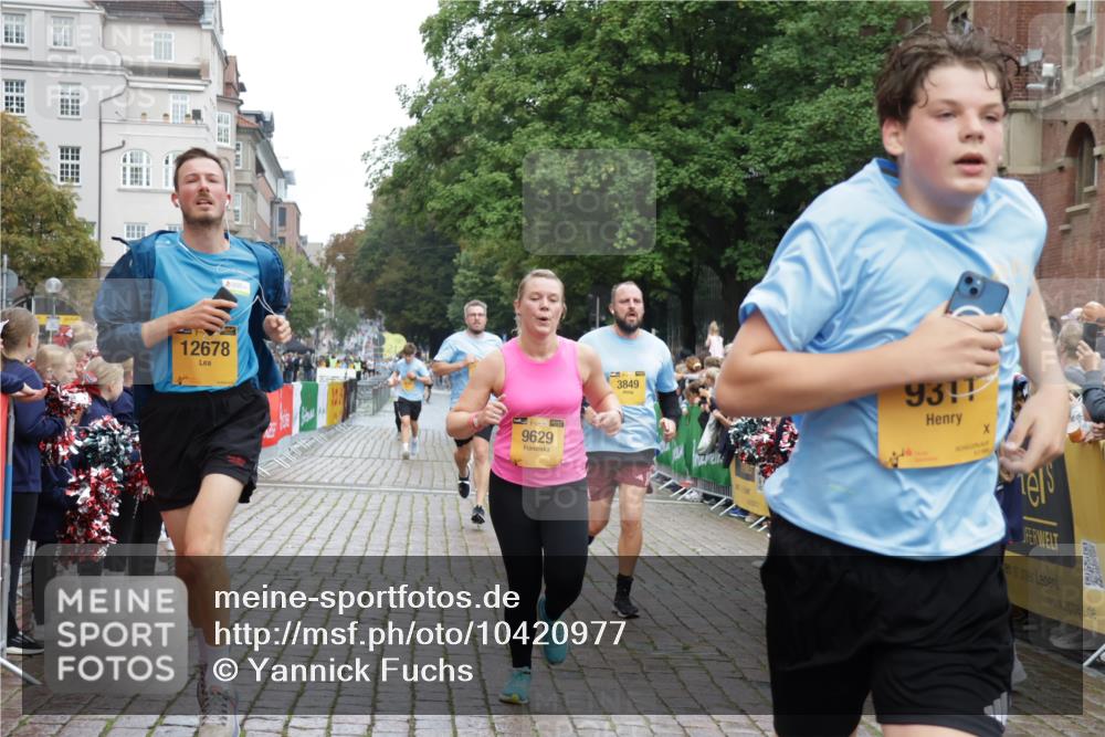 13.09.2026 - Kiel Lauf Yannick Fuchs http://msf.ph/oto/10420977 13.09.2026 09:42:53 Ziel 762, 1213, 3827, 3849, 4322, 7874, 8191, 8870, 9311, 9629, 11721, 12678, 133, 142, 445, 771, 1045, 1777, 2608, 2914, 2955, 2977, 4548, 5559, 6075, 6099, 6213, 6423, 6542, 6797, 6913, 8532, 9519, 9592, 9706, 10938, 12190, 1040, 3041, 3850, 5530, 9354, 9933, 10047, 10118, 11753, 12259, 133, 2955, 2977, 3357, 3676, 5105, 5336, 5774, 6620, 6797, 7687, 8476, 10938, 11793 meine-sportfotos.de