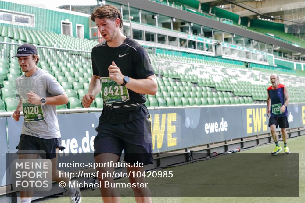 13.09.2026 - 21. swb-Marathon Bremen Michael Burmester http://msf.ph/oto/10420985 13.09.2026 12:59:07 Laufen im Stadion 141, 148, 191, 226, 232, 511, 672, 745, 789, 790, 909, 972, 1080, 1119, 1166, 1191, 1199, 1209, 1281, 1516, 1642, 1647, 1752, 1881, 1931, 1933, 2046, 2088, 2210, 2289, 2343, 2367, 2371, 2397, 2423, 2425, 2481, 2517, 2570, 2577, 2771, 2806, 2807, 2827, 2885, 2899, 2953, 2961, 2979, 3015, 3021, 3098, 3120, 3124, 3138, 3148, 3182, 3186, 3190, 3233, 3273, 3319, 3338, 3435, 3516, 3531, 3534, 3560, 3652, 3655, 3695, 3861, 3930, 3933, 3934, 205 meine-sportfotos.de