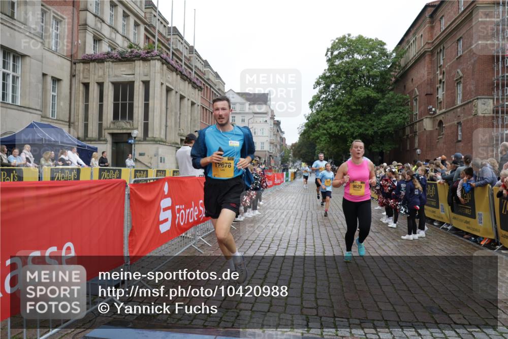 13.09.2026 - Kiel Lauf Yannick Fuchs http://msf.ph/oto/10420988 13.09.2026 09:42:54 Ziel 762, 1213, 3827, 3849, 4322, 7874, 8191, 8870, 9311, 9629, 11721, 12678, 142, 445, 771, 1045, 1777, 2608, 2914, 2955, 2977, 4322, 4548, 5559, 6075, 6099, 6213, 6423, 6542, 6913, 8532, 9519, 9592, 9706, 10938, 12190, 1040, 3041, 3850, 5530, 5929, 7532, 8808, 9354, 9933, 10047, 10118, 11753, 12259, 133, 2914, 2955, 2977, 3357, 3676, 5105, 5774, 6797, 7687, 10938, 11793 meine-sportfotos.de