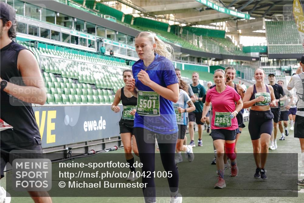 13.09.2026 - 21. swb-Marathon Bremen Michael Burmester http://msf.ph/oto/10421005 13.09.2026 13:21:57 Laufen im Stadion 128, 160, 211, 258, 343, 351, 423, 441, 571, 601, 620, 704, 782, 851, 1060, 1094, 1157, 1158, 1177, 1259, 1316, 1344, 1417, 1439, 1518, 1657, 1669, 1676, 1729, 1808, 1846, 1883, 2139, 2201, 2258, 2278, 2290, 2394, 2395, 2414, 2417, 2437, 2504, 2519, 2551, 2588, 2619, 2632, 2652, 2660, 2685, 2711, 2736, 2793, 2828, 2886, 2954, 2964, 2995, 3004, 3010, 3022, 3034, 3070, 3074, 3102, 3144, 3225, 3351, 3682, 3784, 4020, 4431, 4584, 1506 meine-sportfotos.de