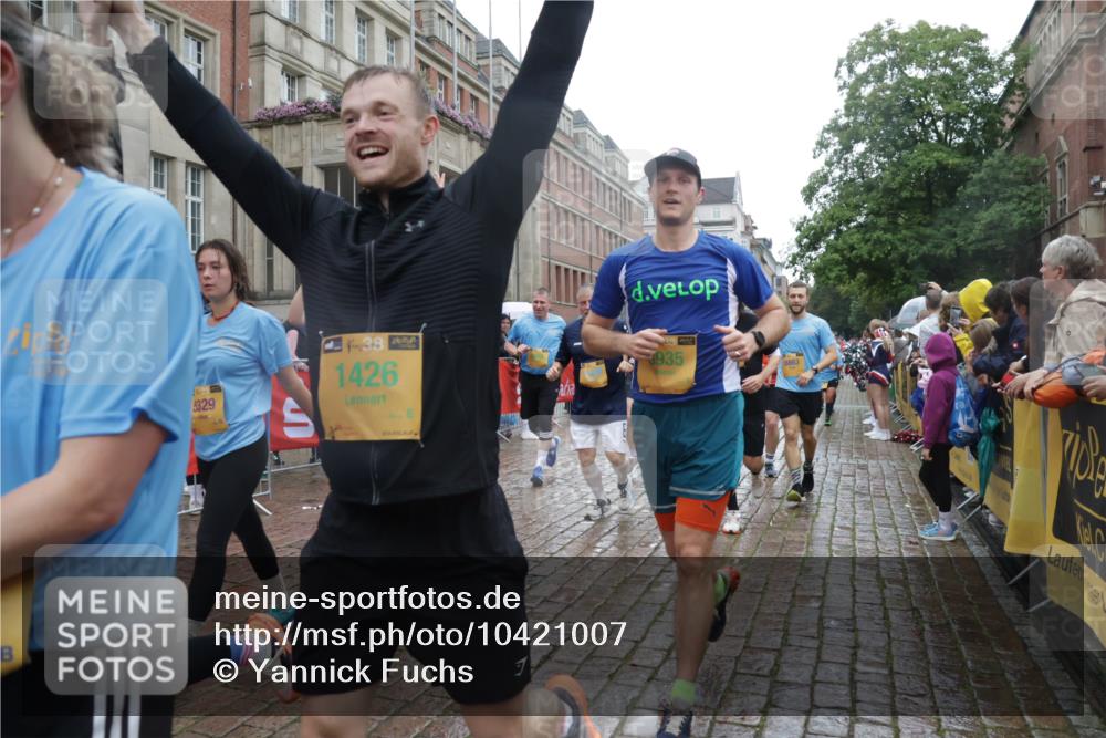 13.09.2026 - Kiel Lauf Yannick Fuchs http://msf.ph/oto/10421007 13.09.2026 10:53:27 Ziel 168, 207, 1757, 2336, 2692, 2859, 3498, 4005, 4657, 5285, 5766, 5769, 5788, 6543, 6821, 7021, 7132, 7365, 7649, 10276, 11166, 11253, 11537, 11556, 12380, 12513, 127, 154, 373, 1071, 1083, 1426, 1486, 1550, 2174, 2336, 3059, 3104, 3153, 3173, 3431, 3500, 3587, 3657, 3875, 4196, 5329, 5642, 5643, 5691, 5710, 5838, 5924, 6015, 6055, 6104, 6161, 6181, 6374, 6695, 6777, 7139, 7596, 7869, 8422, 8483, 8516, 8518, 8580, 8863, 8905, 8935, 9749, 10367, 10721, 11074, 11097, 1199 meine-sportfotos.de