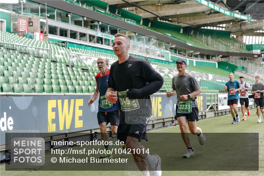 13.09.2026 - 21. swb-Marathon Bremen Michael Burmester http://msf.ph/oto/10421014 13.09.2026 12:59:08 Laufen im Stadion 141, 148, 191, 226, 232, 511, 672, 745, 789, 790, 909, 972, 1080, 1119, 1166, 1191, 1199, 1209, 1281, 1516, 1642, 1647, 1752, 1931, 1933, 2046, 2088, 2210, 2289, 2343, 2367, 2397, 2423, 2425, 2481, 2517, 2570, 2577, 2771, 2806, 2807, 2827, 2885, 2899, 2953, 2961, 2979, 3015, 3021, 3098, 3120, 3124, 3138, 3148, 3182, 3186, 3190, 3233, 3273, 3319, 3338, 3435, 3516, 3531, 3534, 3560, 3652, 3655, 3695, 3861, 3930, 3933, 3934, 205 meine-sportfotos.de