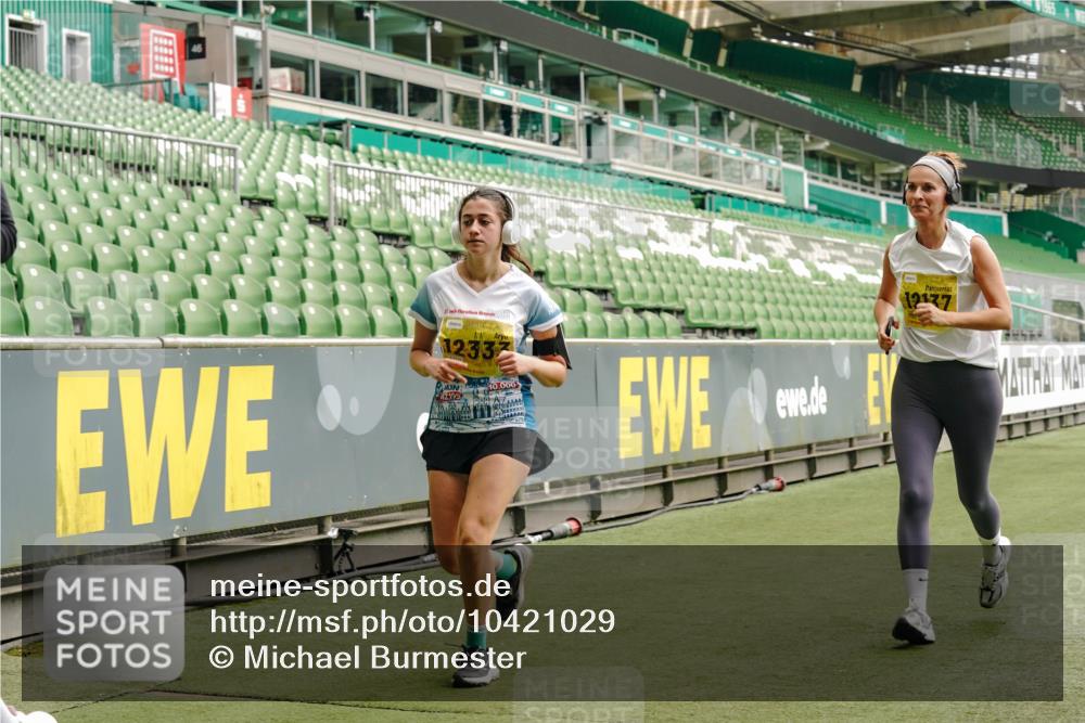 13.09.2026 - 21. swb-Marathon Bremen Michael Burmester http://msf.ph/oto/10421029 13.09.2026 10:44:34 Laufen im Stadion 10004, 10005, 10137, 10176, 10191, 10192, 10194, 10271, 10295, 10325, 10335, 10344, 10402, 10459, 10474, 10513, 10568, 10600, 10605, 10606, 10629, 10679, 10713, 10756, 10779, 10882, 10899, 10900, 10979, 10997, 10999, 11081, 11200, 11217, 11233, 11264, 11307, 11333, 11337, 11355, 11385, 11408, 11448, 11456, 11461, 11482, 11495, 11629, 11808, 11932, 11943, 12057, 12089, 12151, 12224, 12226, 12311, 12321, 12334, 12539 meine-sportfotos.de