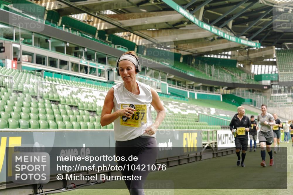 13.09.2026 - 21. swb-Marathon Bremen Michael Burmester http://msf.ph/oto/10421076 13.09.2026 10:44:35 Laufen im Stadion 10004, 10005, 10137, 10176, 10191, 10192, 10194, 10271, 10295, 10325, 10335, 10344, 10402, 10459, 10474, 10513, 10568, 10600, 10605, 10606, 10629, 10679, 10713, 10756, 10779, 10882, 10899, 10900, 10979, 10997, 10999, 11081, 11200, 11217, 11233, 11264, 11307, 11333, 11337, 11355, 11385, 11408, 11448, 11456, 11461, 11482, 11495, 11629, 11808, 11932, 11943, 12057, 12089, 12151, 12224, 12226, 12311, 12321, 12334, 12539 meine-sportfotos.de