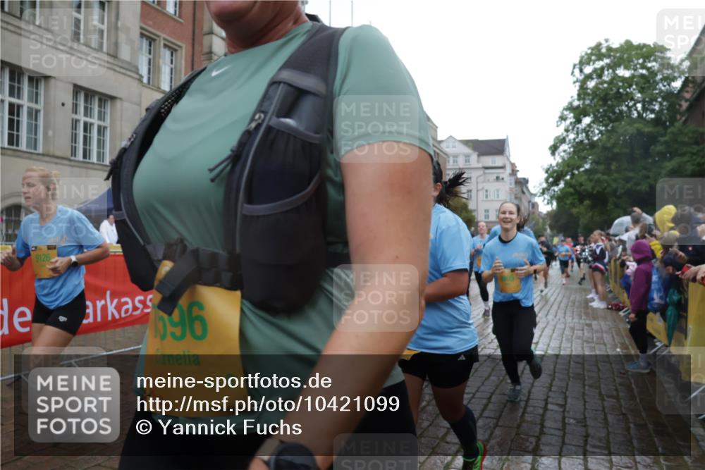 13.09.2026 - Kiel Lauf Yannick Fuchs http://msf.ph/oto/10421099 13.09.2026 10:53:32 Ziel 183, 1199, 1757, 2692, 3027, 3498, 4005, 4515, 4657, 5285, 5766, 5769, 5788, 6543, 6712, 6821, 6926, 7021, 7132, 7365, 7571, 7599, 7649, 8003, 8821, 9198, 9677, 11166, 11537, 11556, 11912, 12380, 12513, 127, 168, 207, 373, 1071, 2174, 2336, 2859, 3104, 3153, 3173, 3500, 3587, 3657, 4196, 5642, 5643, 5691, 5924, 6015, 6055, 6104, 6161, 6181, 6374, 6695, 6777, 7139, 7596, 7869, 8422, 8483, 8518, 8905, 9749, 10276, 10367, 10721, 11074, 11097, 11253 meine-sportfotos.de
