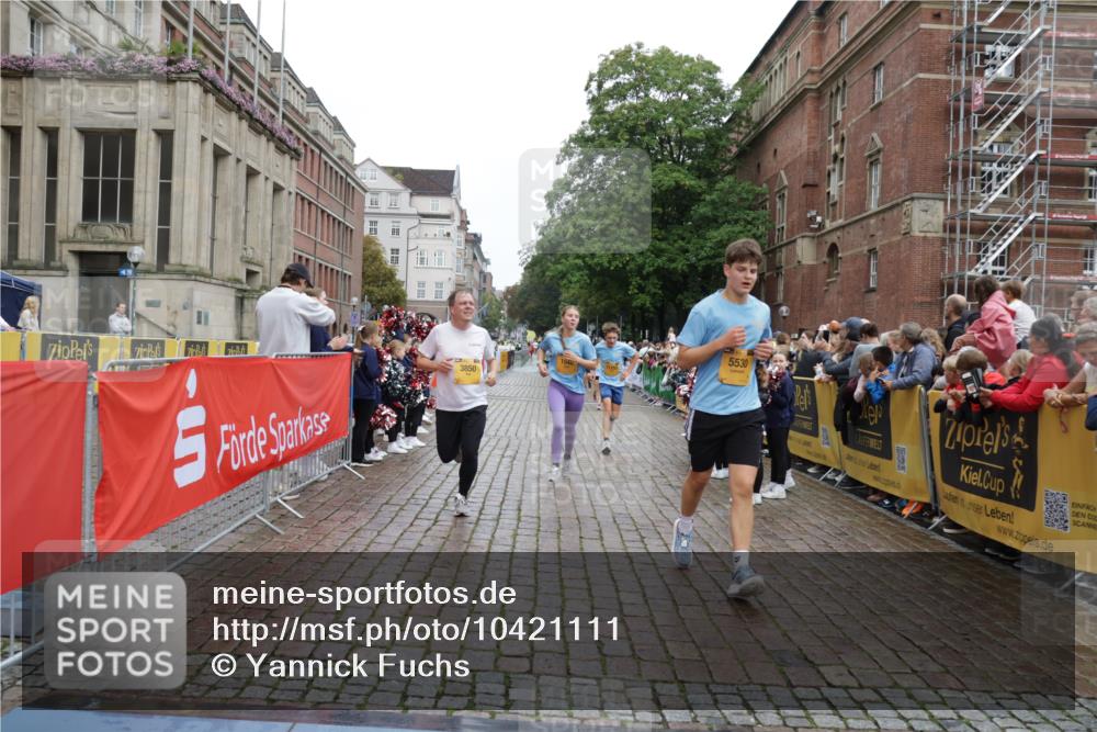 13.09.2026 - Kiel Lauf Yannick Fuchs http://msf.ph/oto/10421111 13.09.2026 09:43:02 Ziel 1040, 1213, 3849, 3850, 5530, 7874, 8191, 9354, 9629, 11753, 12259, 142, 445, 762, 771, 1045, 1777, 2608, 3827, 4322, 4548, 5559, 6075, 6213, 6423, 6542, 6913, 8532, 8870, 9311, 9519, 9592, 9629, 9706, 11721, 12190, 12678, 255, 623, 1508, 3041, 5929, 6377, 7099, 7532, 8808, 9933, 10047, 10118, 445, 771, 2914, 2955, 2977, 5559, 6099, 6542, 12190 meine-sportfotos.de